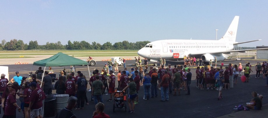 The crowd at the Plane Pull